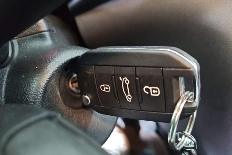 Used Peugeot 3008 2015 1.6THP Automatic Prestige Edition Vehicle Key