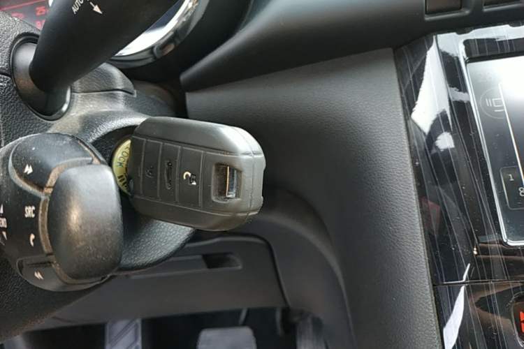 Used Peugeot 3008 2015 1.6THP Automatic Prestige Edition Vehicle Key