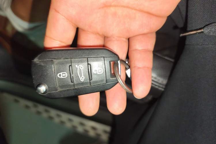 Used Peugeot 3008 2015 1.6THP Automatic Prestige Edition Vehicle Key