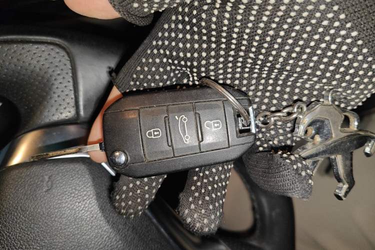 Used Peugeot 3008 2015 1.6THP Automatic Prestige Edition Vehicle Key