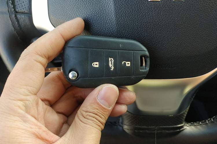 Used Peugeot 3008 2015 1.6THP Automatic Prestige Edition Vehicle Key