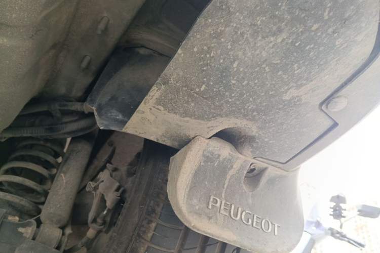 Used Peugeot 3008 2015 1.6THP Automatic Classic Edition Chassis Rear Right