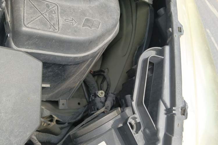 Used Peugeot 3008 2015 1.6THP Automatic Classic Edition Engine Bay Left