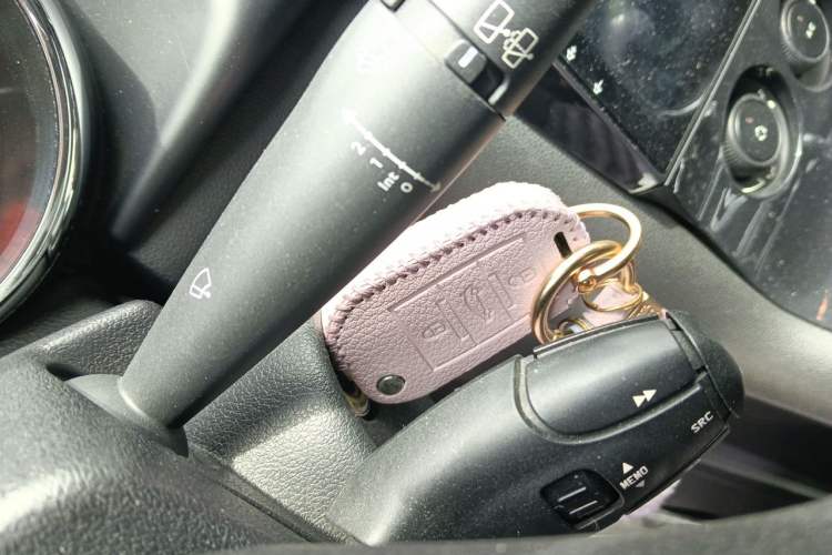 Used Peugeot 3008 2015 1.6THP Automatic Classic Edition Vehicle Key