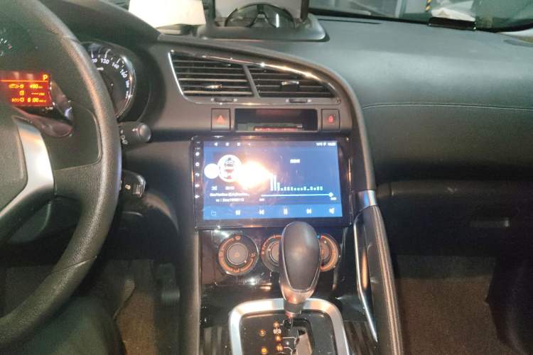 Used Peugeot 3008 2015 1.6THP Automatic Classic Edition Audio And AC Panel