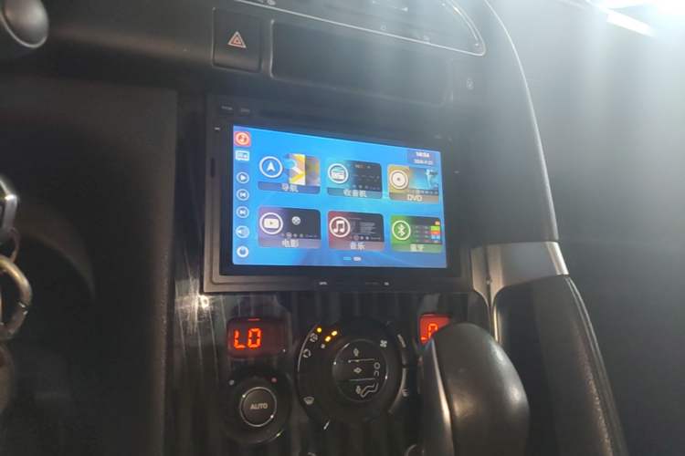 Used Peugeot 3008 2015 2.0L Automatic Trend Edition Audio And AC Panel
