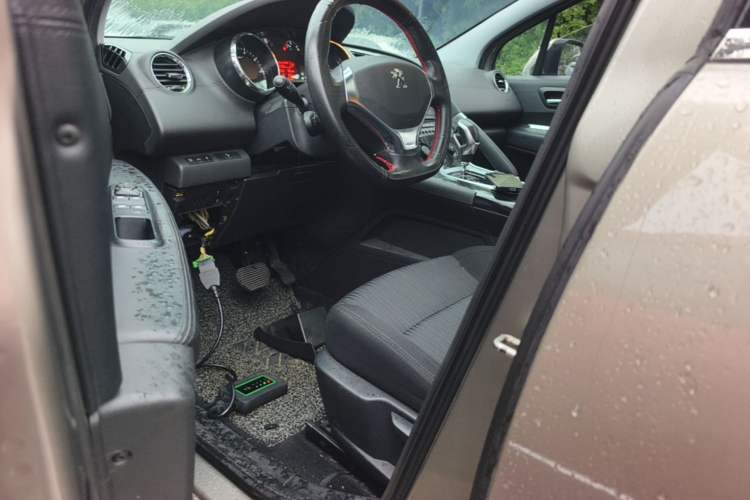 Used Peugeot 3008 2015 1.6THP Automatic Classic Edition Driver Seat