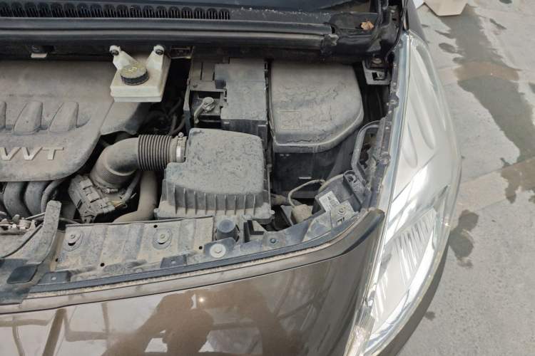Used Peugeot 3008 2015 2.0L Manual Classic Edition Engine Bay Left