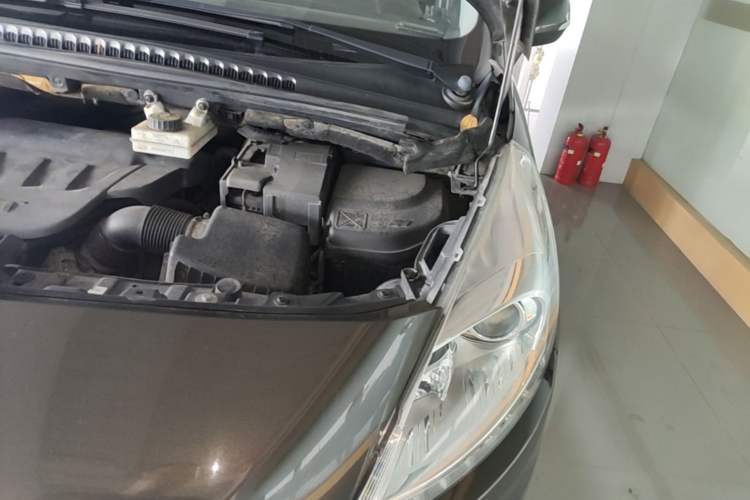 Used Peugeot 3008 2015 2.0L Automatic Trend Edition Engine Bay Left