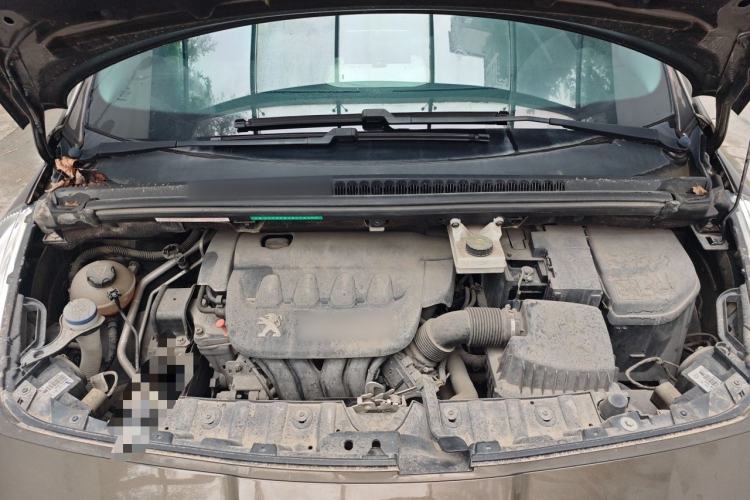 Used Peugeot 3008 2015 2.0L Manual Classic Edition Engine Bay