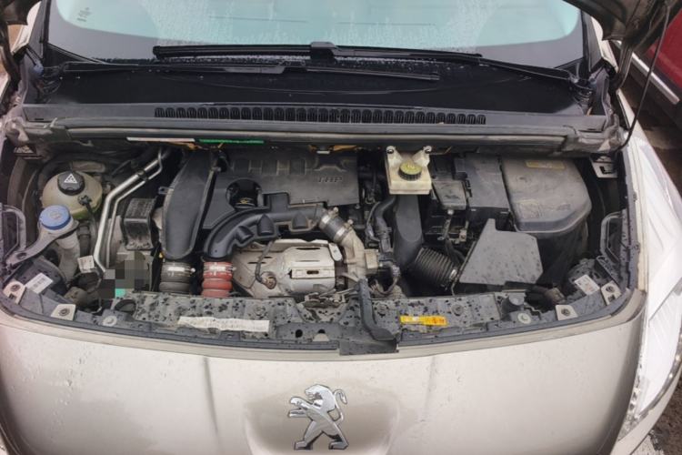 Used Peugeot 3008 2015 1.6THP Automatic Classic Edition Engine Bay