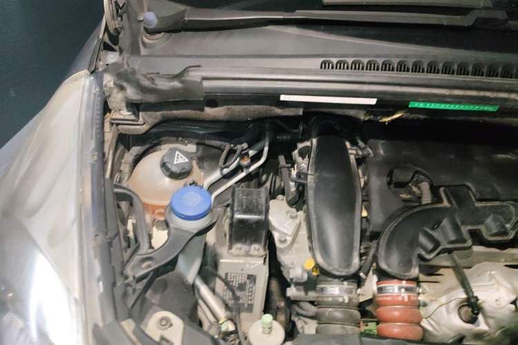 Used Peugeot 3008 2015 1.6THP Automatic Classic Edition Engine Bay Right