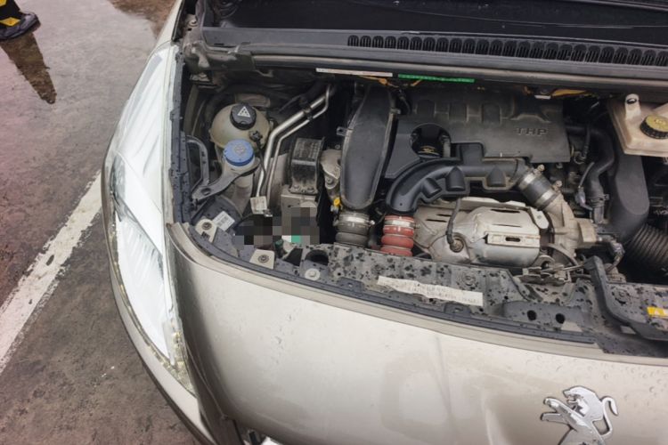 Used Peugeot 3008 2015 1.6THP Automatic Classic Edition Engine Bay Right