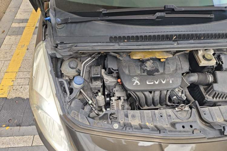 Used Peugeot 3008 2015 2.0L Automatic Trend Edition Engine Bay Right