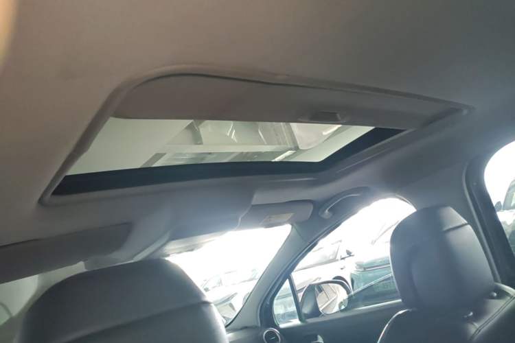 Used Peugeot 3008 2015 2.0L Automatic Trend Edition Headliner