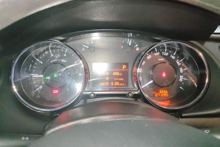 Used Peugeot 3008 2015 1.6THP Automatic Classic Edition Instrument Cluster