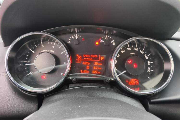 Used Peugeot 3008 2015 1.6THP Automatic Classic Edition Instrument Cluster