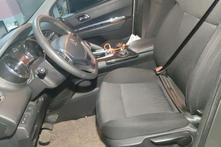 Used Peugeot 3008 2015 1.6THP Automatic Classic Edition Left Front Seat