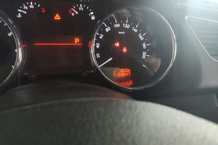 Used Peugeot 3008 2015 2.0L Automatic Trend Edition Odometer Close Up