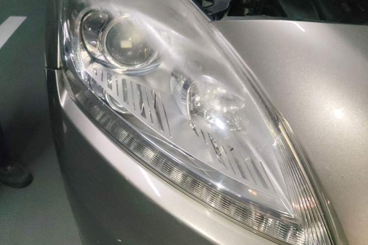 Used Peugeot 3008 2015 1.6THP Automatic Classic Edition Right Front Headlight