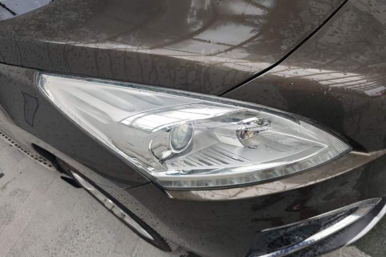 Used Peugeot 3008 2015 2.0L Manual Classic Edition Right Front Headlight