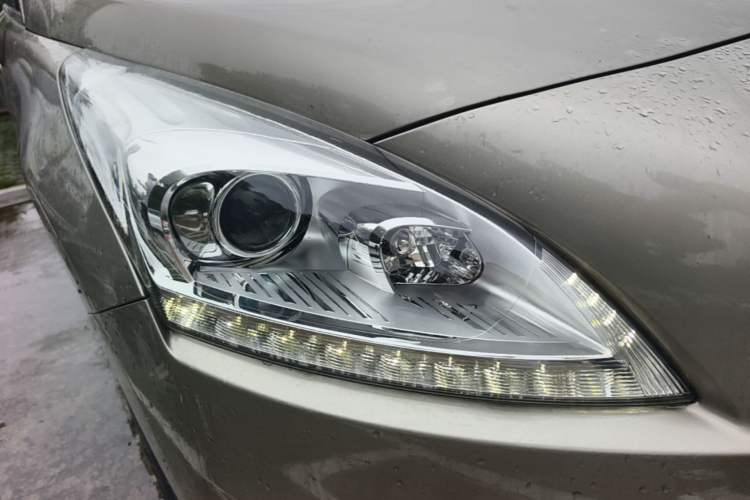Used Peugeot 3008 2015 1.6THP Automatic Classic Edition Right Front Headlight