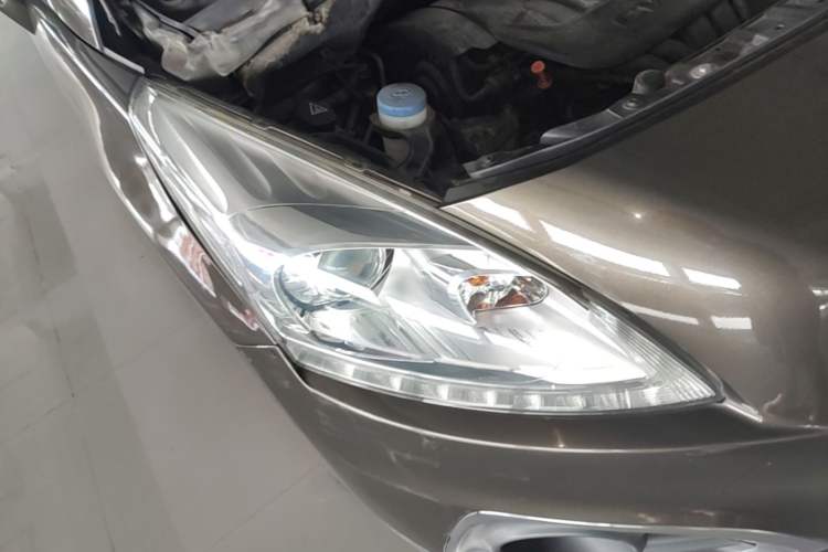 Used Peugeot 3008 2015 2.0L Automatic Trend Edition Right Front Headlight