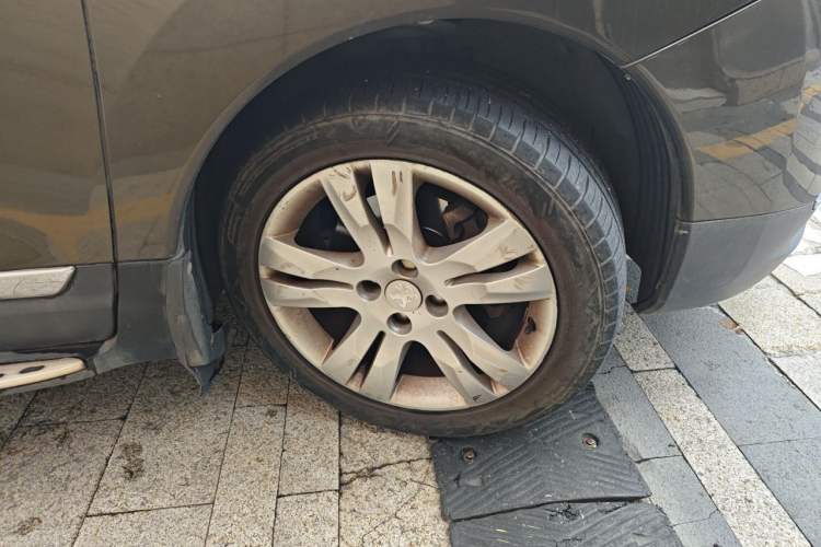 Used Peugeot 3008 2015 2.0L Automatic Trend Edition Right Front Wheel Hub