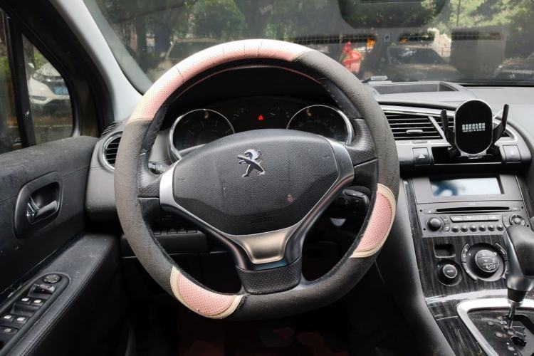 Used Peugeot 3008 2015 2.0L Automatic Trend Edition Steering Wheel