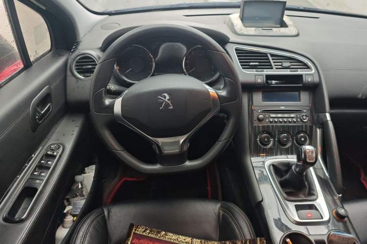 Used Peugeot 3008 2015 2.0L Manual Classic Edition Steering Wheel