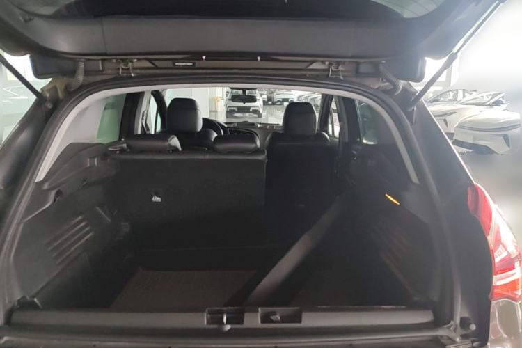 Used Peugeot 3008 2015 2.0L Automatic Trend Edition Trunk