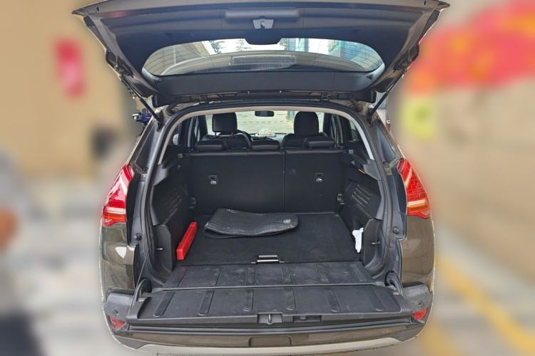 Used Peugeot 3008 2015 2.0L Automatic Trend Edition Trunk