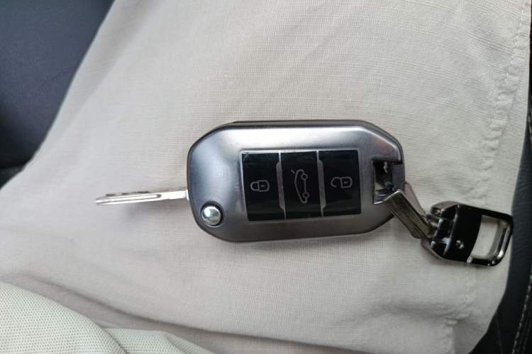 Used Peugeot 3008 2015 1.6THP Automatic Prestige Edition Vehicle Key