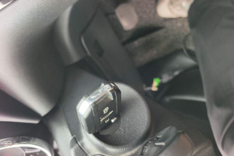 Used Peugeot 3008 2015 1.6THP Automatic Classic Edition Vehicle Key