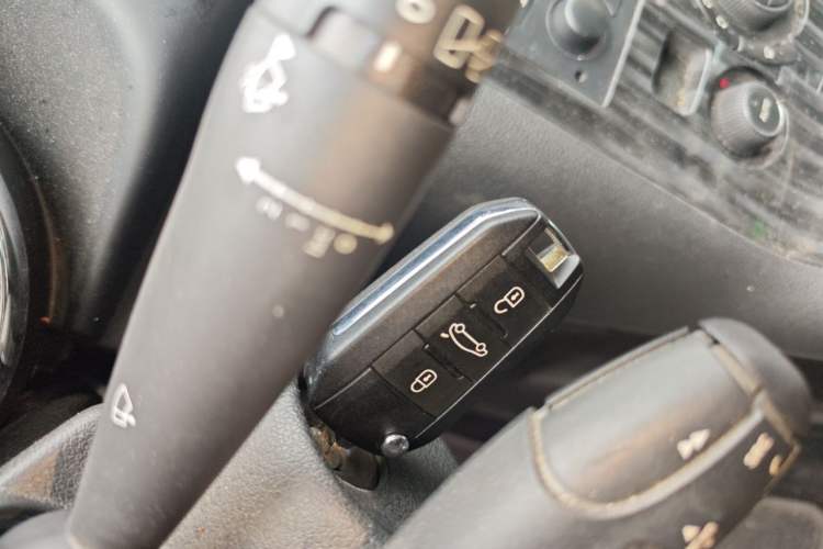 Used Peugeot 3008 2015 2.0L Automatic Trend Edition Vehicle Key