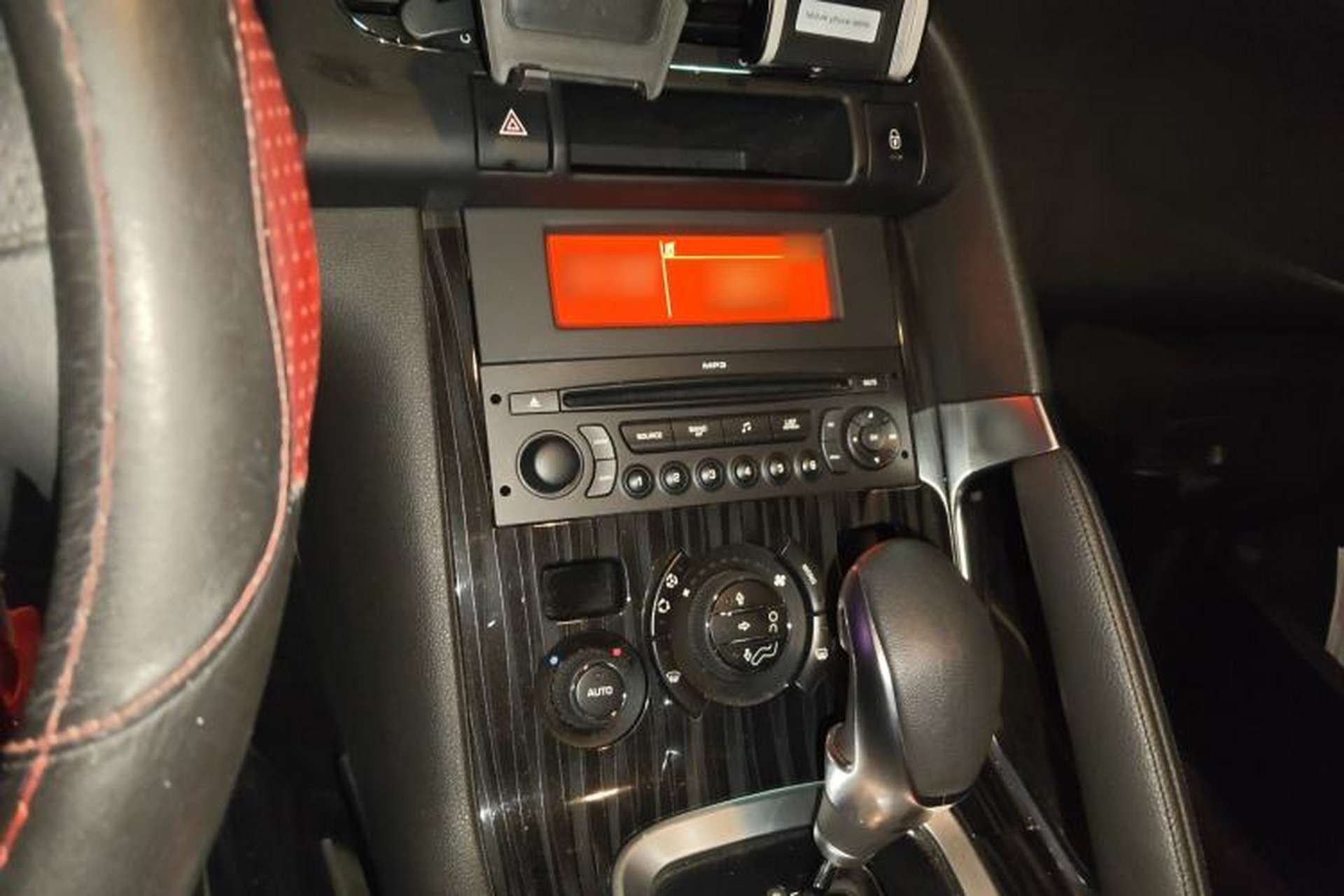Used Peugeot 3008 2015 2.0L Automatic Trend Edition Audio And AC Panel