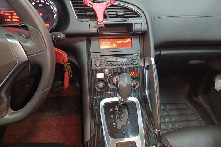 Used Peugeot 3008 2015 2.0L Automatic Trend Edition Audio And AC Panel