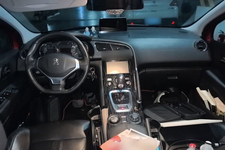 Used Peugeot 3008 2015 1.6THP Automatic Prestige Edition Center Console