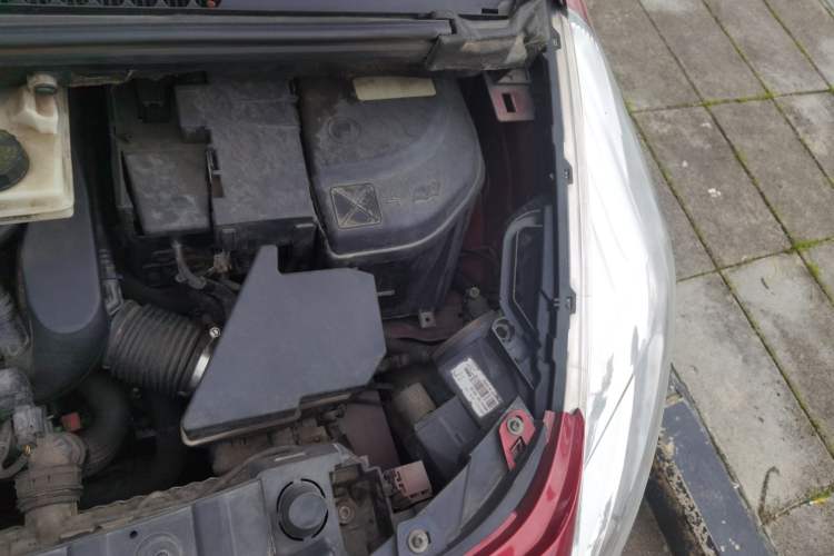 Used Peugeot 3008 2015 1.6THP Automatic Classic Edition Engine Bay Left