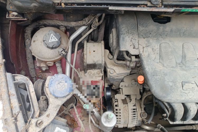 Used Peugeot 3008 2015 2.0L Automatic Classic Edition Engine Bay Right