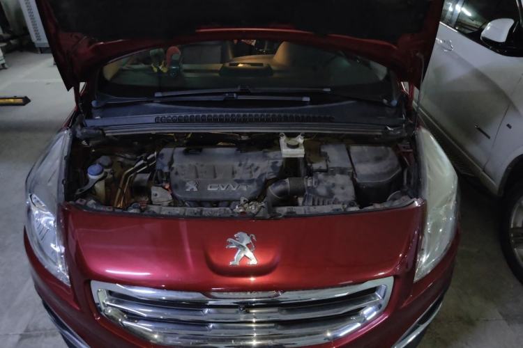 Used Peugeot 3008 2015 2.0L Automatic Trend Edition Engine Bay