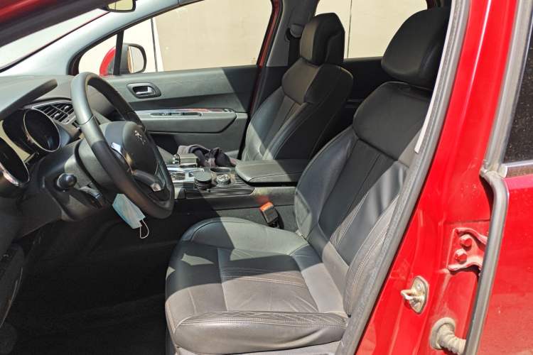 Used Peugeot 3008 2015 1.6THP Automatic Prestige Edition Left Front Seat