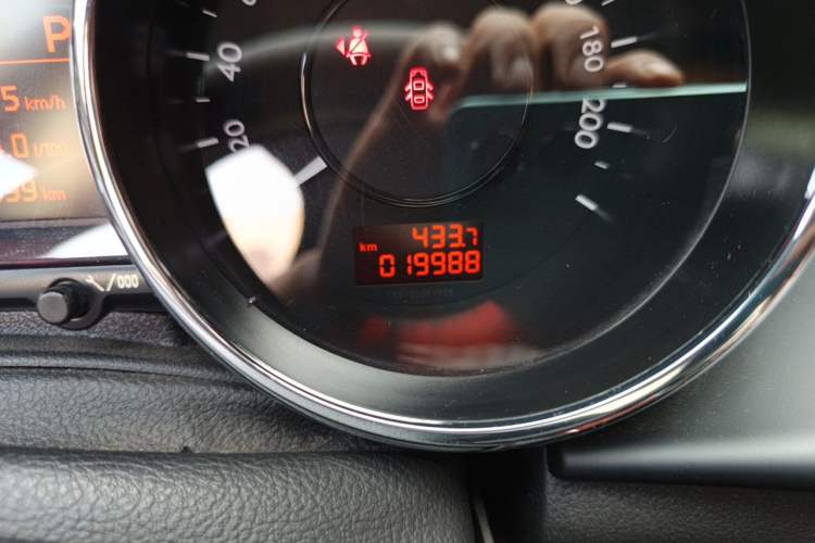 Used Peugeot 3008 2015 2.0L Automatic Classic Edition Odometer Close Up