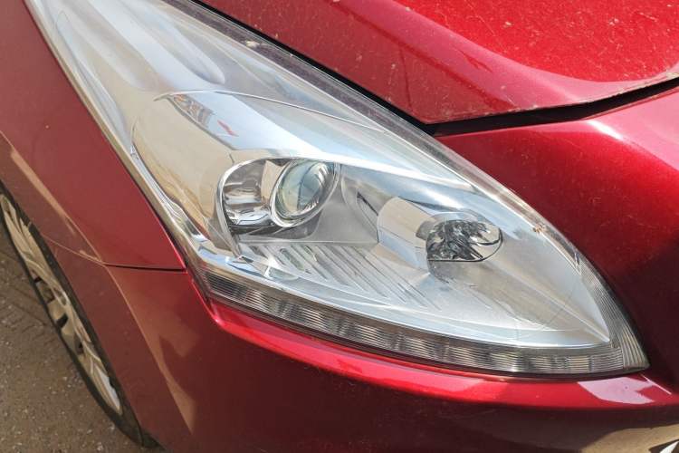 Used Peugeot 3008 2015 1.6THP Automatic Prestige Edition Right Front Headlight