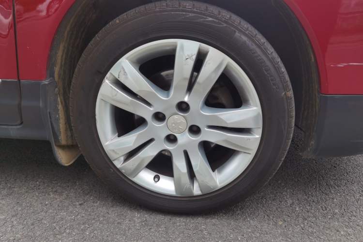Used Peugeot 3008 2015 1.6THP Automatic Classic Edition Right Front Wheel Hub