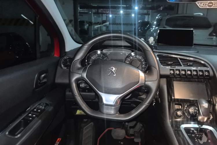 Used Peugeot 3008 2015 1.6THP Automatic Prestige Edition Steering Wheel