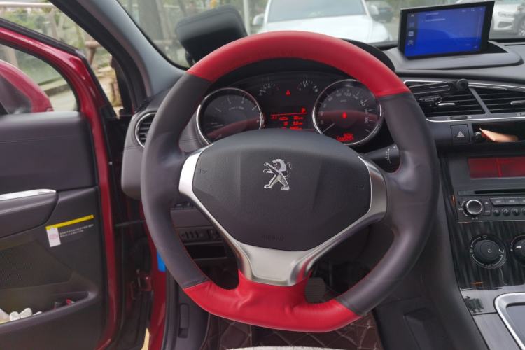 Used Peugeot 3008 2015 1.6THP Automatic Classic Edition Steering Wheel