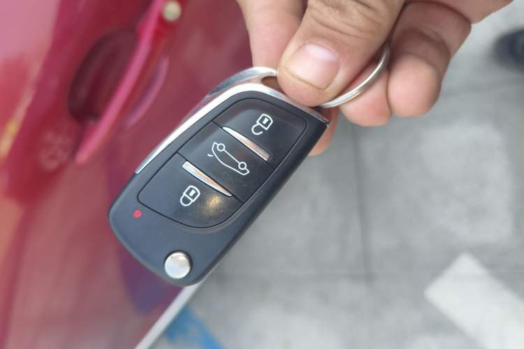 Used Peugeot 3008 2015 2.0L Automatic Classic Edition Vehicle Key