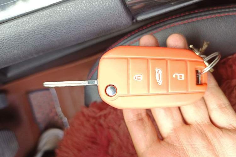 Used Peugeot 3008 2015 2.0L Automatic Classic Edition Vehicle Key