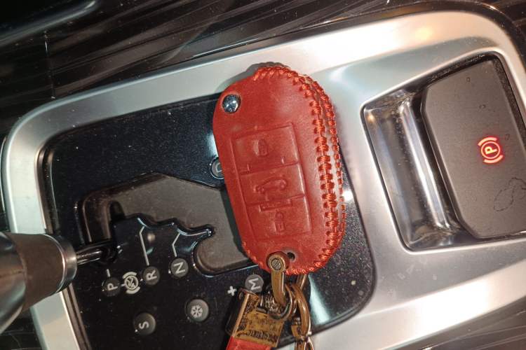 Used Peugeot 3008 2015 2.0L Automatic Trend Edition Vehicle Key